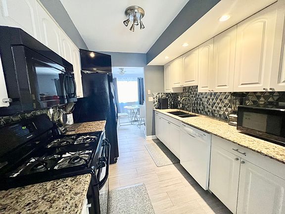 4th image of 582 Blackfoot Ct