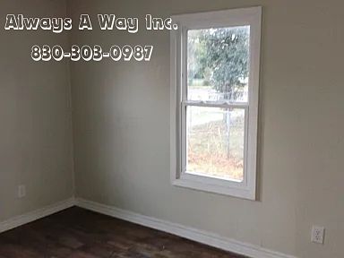 5th image of 309 W 11th St