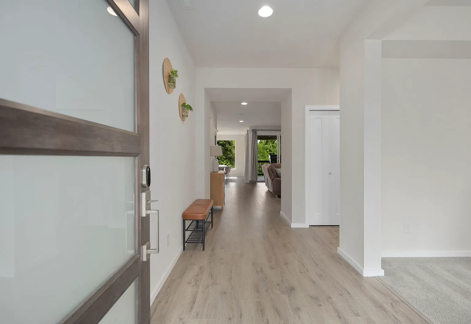 5 bed, 3.5 bath, 3751 sqft, $5,200 — Photo 4