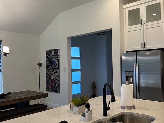 5th image of 3940 Dubois Dr