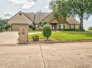 2409 Robinwood Pl, Shawnee, OK 74801