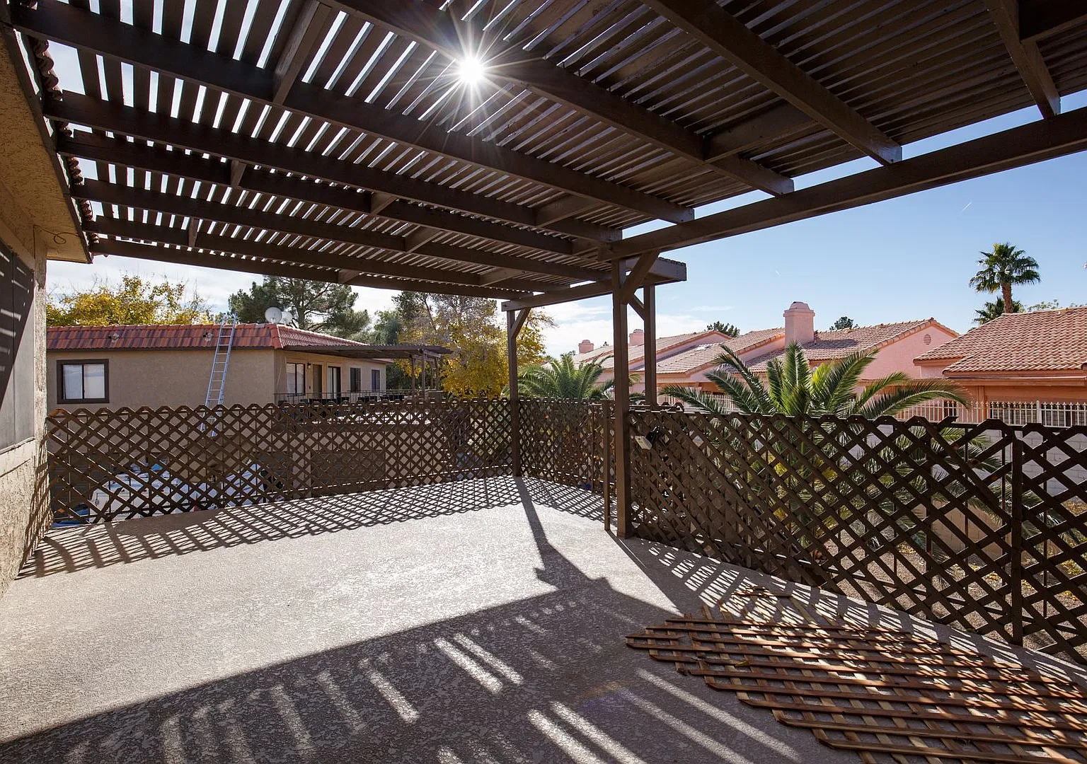 619 Pepper Tree Cir — Photo 4