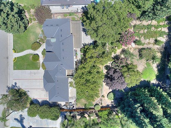 4th image of 10254 Whitetail Dr