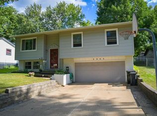 3905 Pine Wood Dr NE, Cedar Rapids, IA 52402
