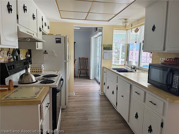 3rd image of 508 Ryan Rd