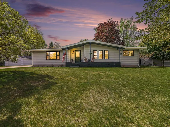 906 Mitchell St, Ludington, MI 49431