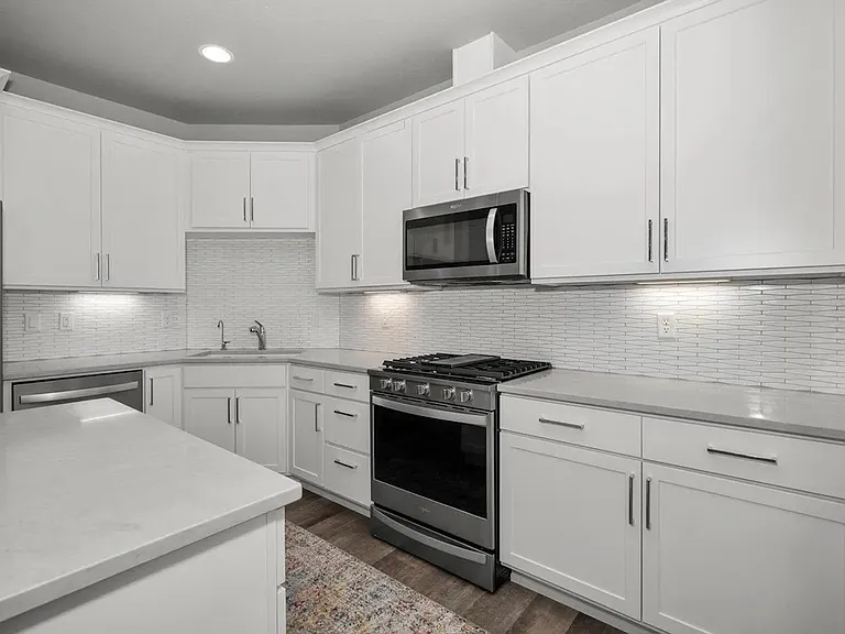W Centennial Pl — Photo 5