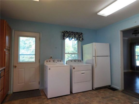 4th image of 308 Mill St