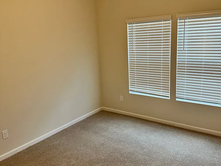 2805 Plantation Way — Photo 7