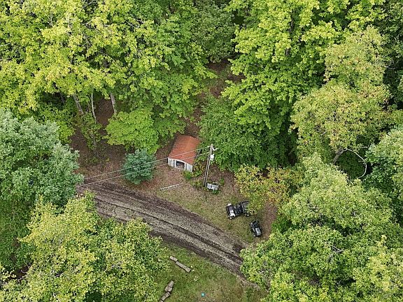 4th image of 2275 S Silcox Rd