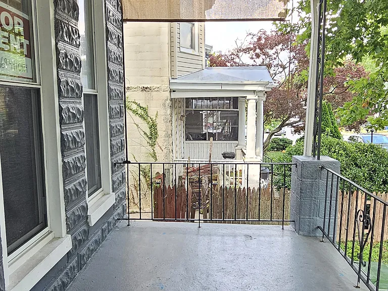 722 E 41st St — Photo 17