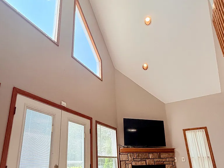 14660 Superior Rd — Photo 4