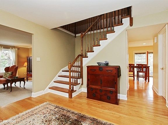 2nd image of 4207 N Kennicott Ave