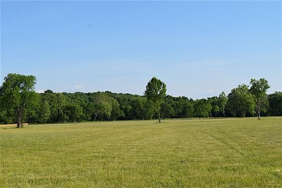 3rd image of 3 Wilson Pike