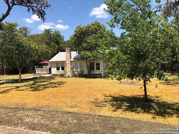 2nd image of 414 Oak Park Dr