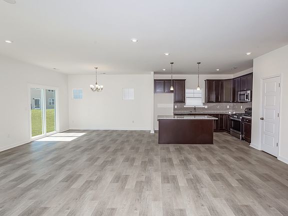 03_Newton_Family Room