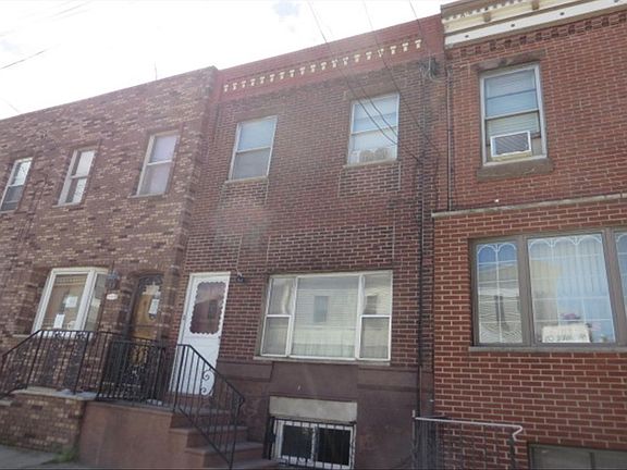 3rd image of 840 W Moyamensing Ave