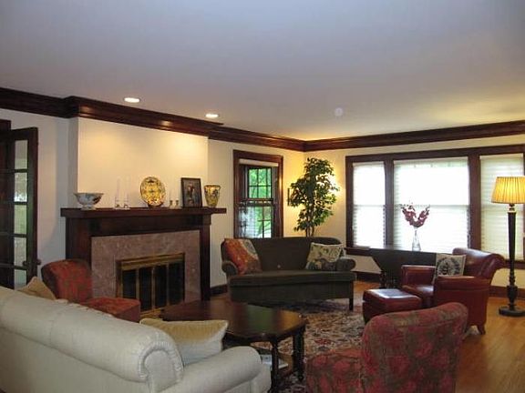 2nd image of 804 W 57th St