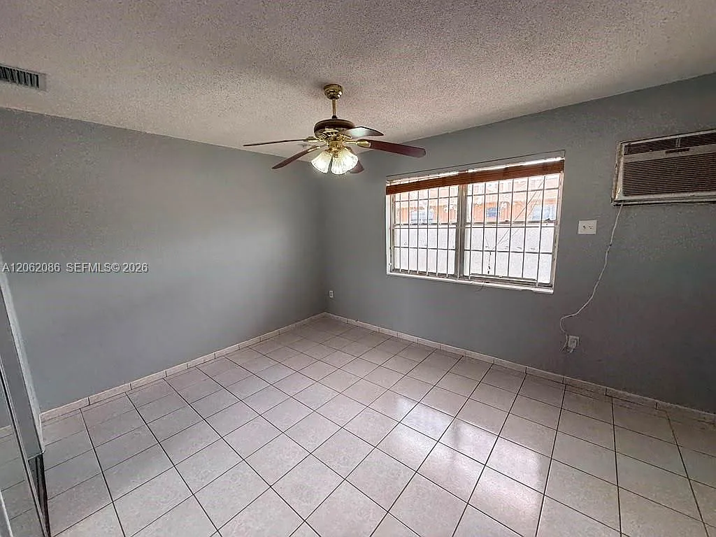 Five Arches Condo — Photo 4
