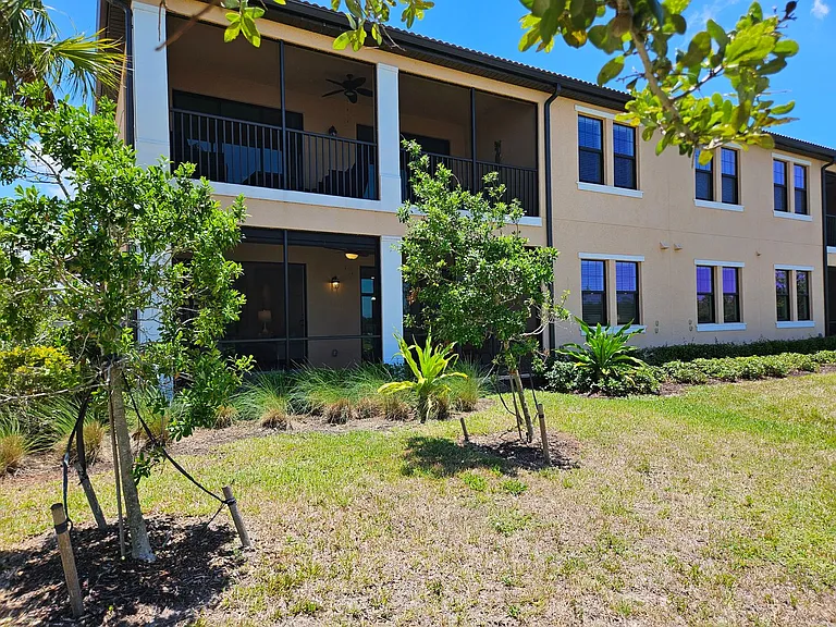 10042 Crooked Creek Dr #103 — Photo 25