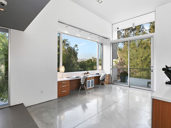 3rd image of 9932 Highcliff Dr