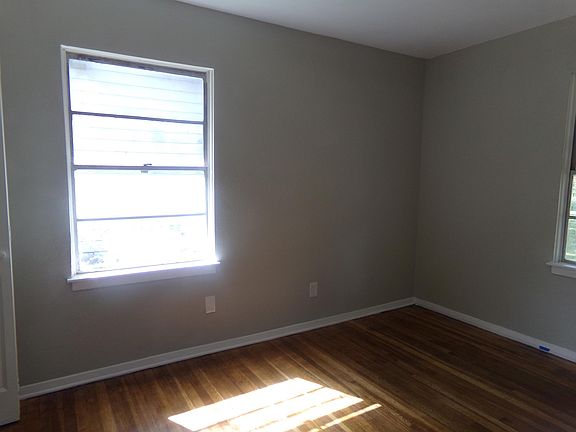 3rd image of 141 Gardenia St