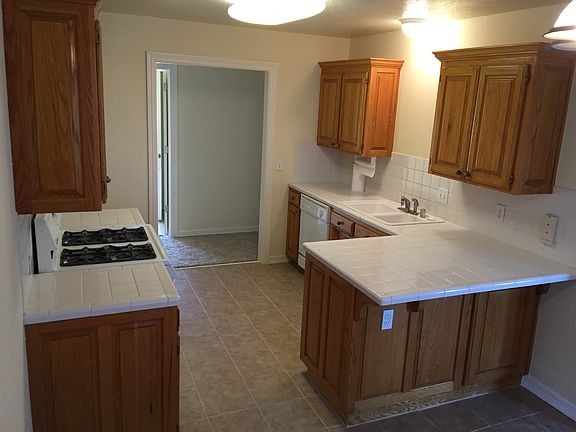 2nd image of 1628 N Fieldstone Ave