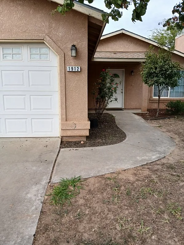 1912 Madison Dr photo 1