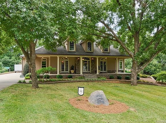 3rd image of 312 Lakeshore Dr #7
