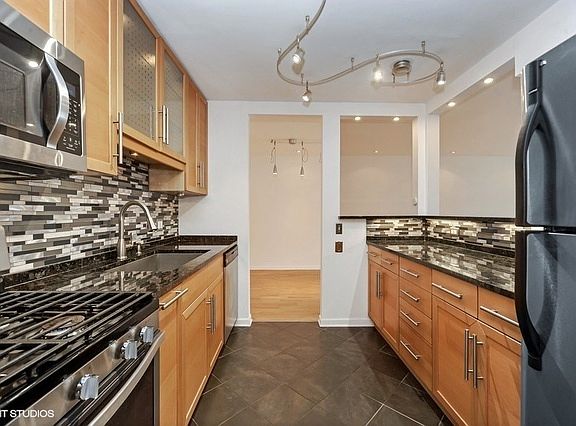 4th image of 5001 Carriageway Dr APT 202