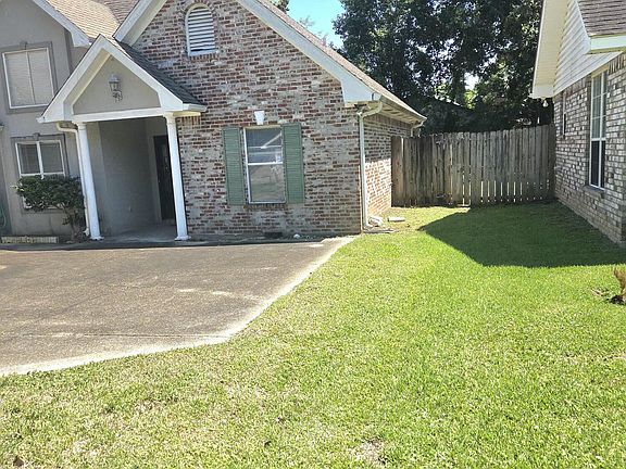 3rd image of 9822 Ana Hulu St