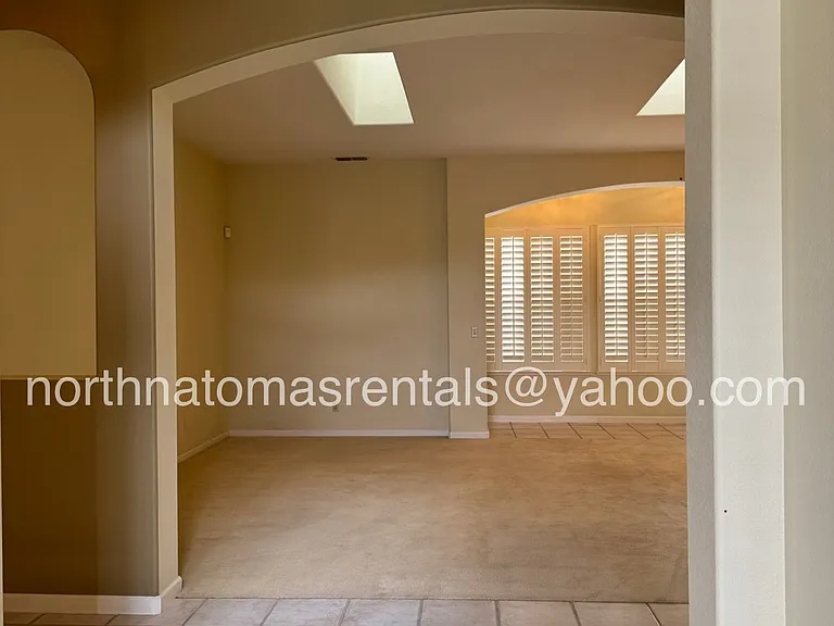 3949 Moraga Dr — Photo 4