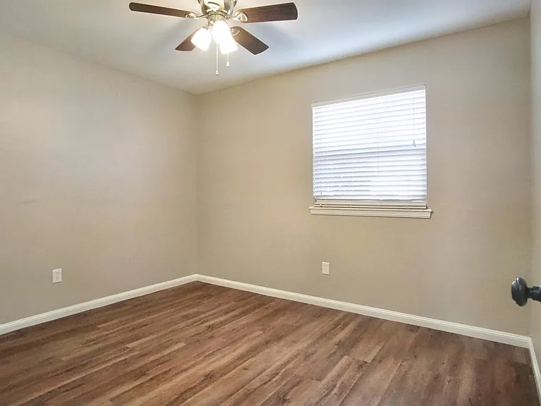 620 Winding Ln — Photo 13