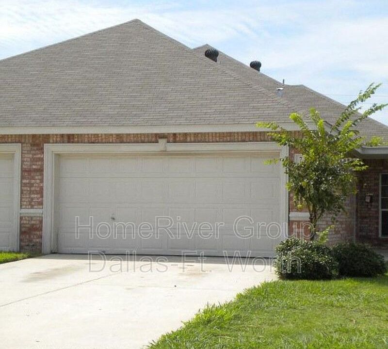 1st image of 715 Kingston Dr
