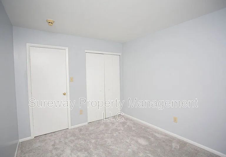 12 Grant Ln — Photo 34