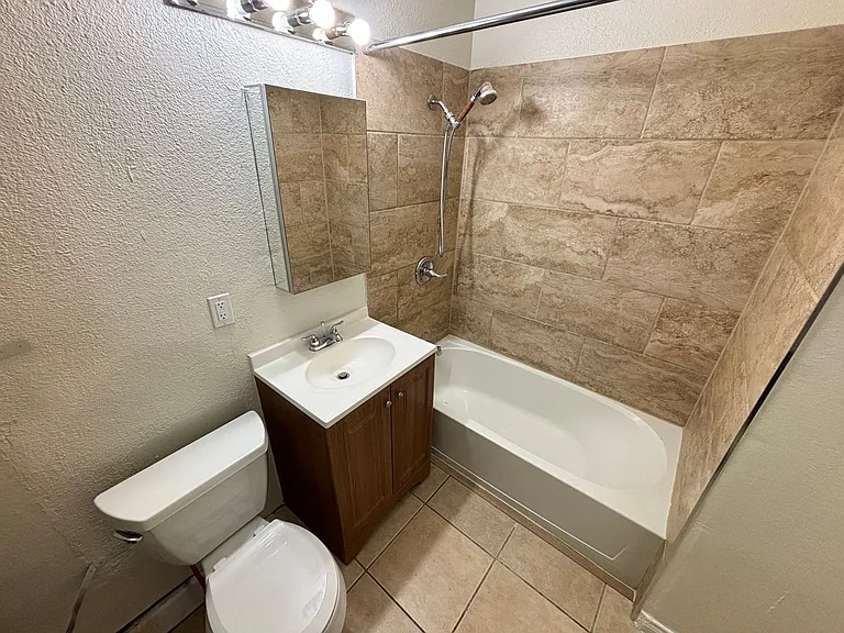 1420 Putnam Ave #4 — Photo 3