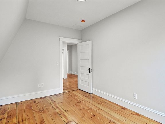 3rd image of 30 Boardman St