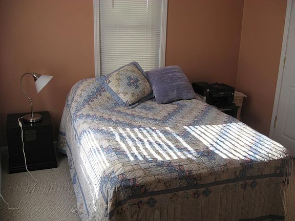 5th image of 315 W Goulson Ave