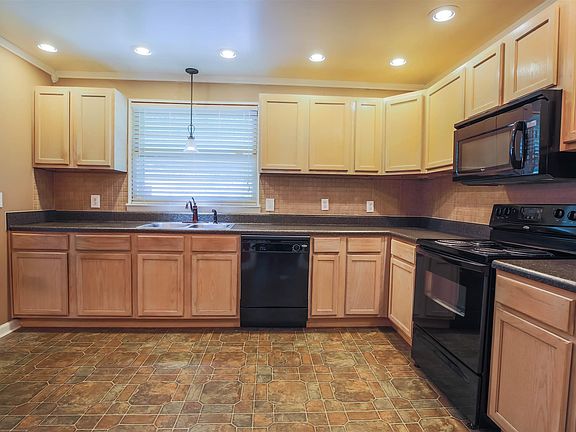 5th image of 2650 Woodberry Dr