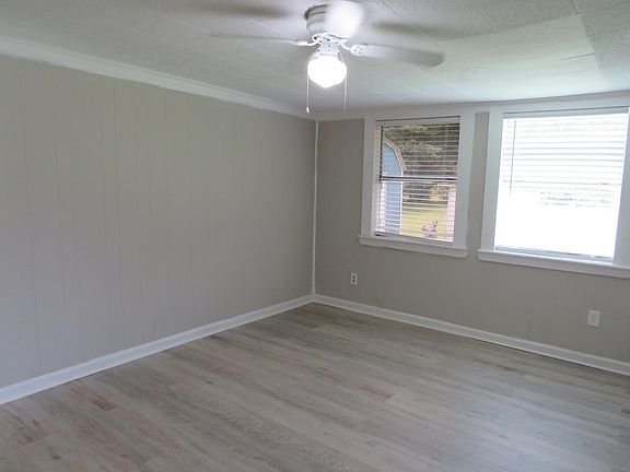 4th image of 115 Ford Ln