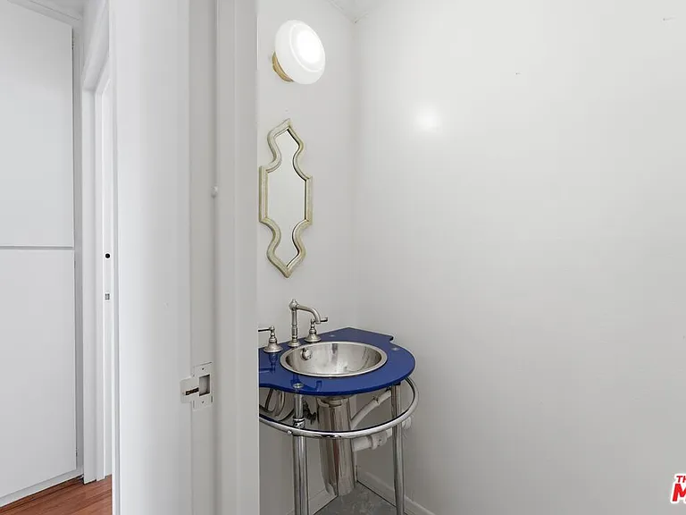 100 S Doheny Dr #213 — Photo 33