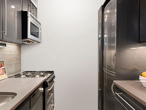 5th image of 20 E 9th St #9R