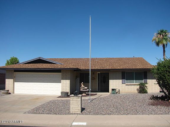 2nd image of 2212 N Stockton Pl