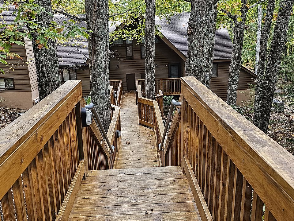 1st image of 733 Laurelwood