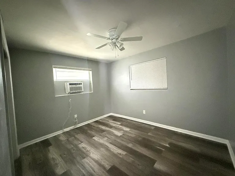 4109 SW 24th St — Photo 18