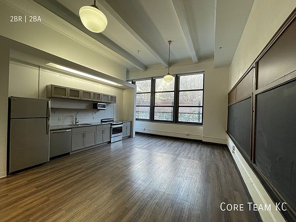 5th image of 1824 Summit St #106