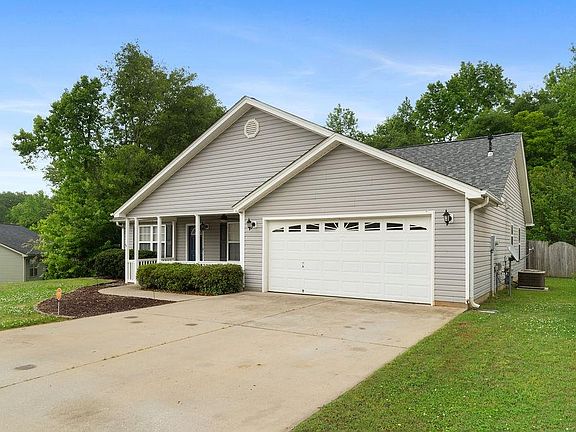 2nd image of 256 Basswood Dr