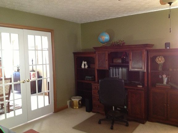 4th image of 52 Sweetbrier Dr