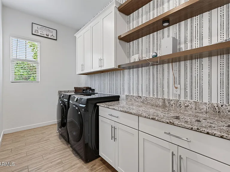 203 E Birchwood Pl — Photo 24