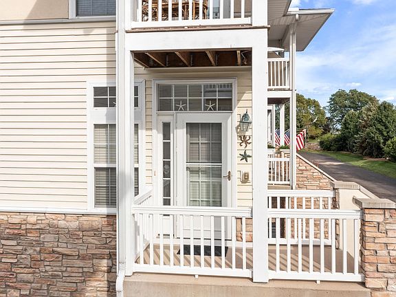 3rd image of 200 Beachwalk Trl